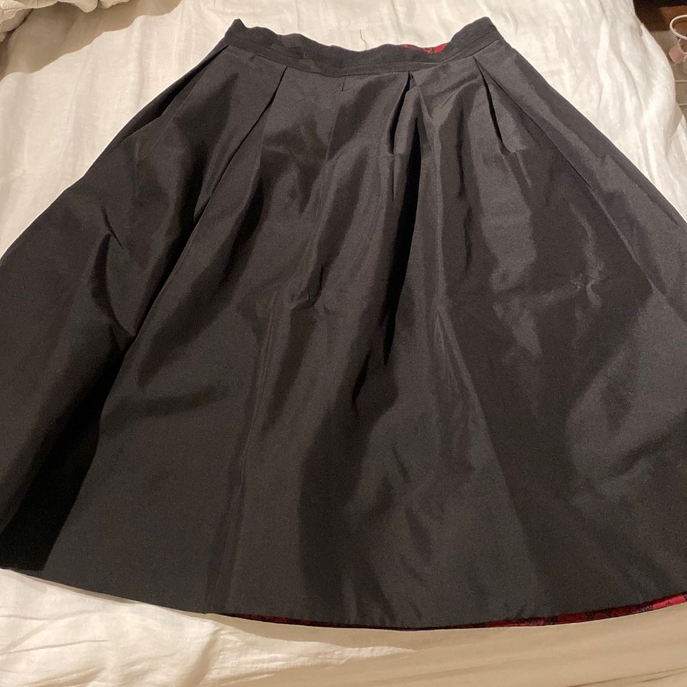 Black Taffeta Skirt size 10 / White House black market